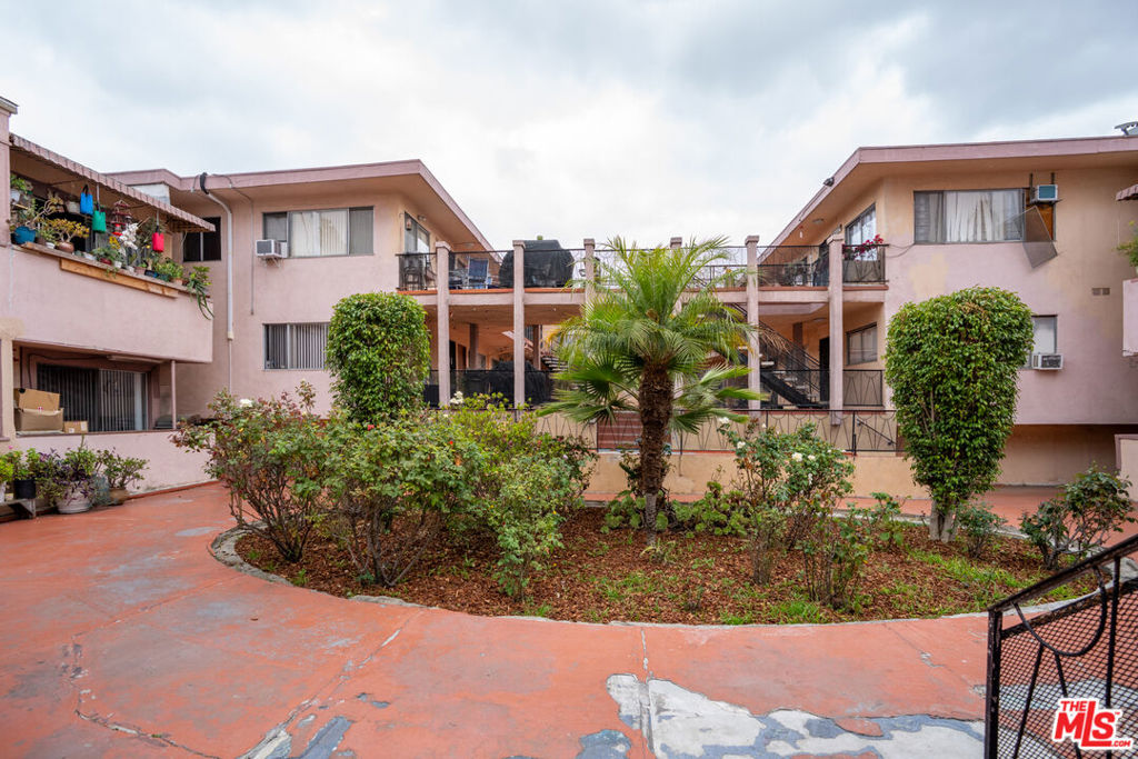 main property photo 8