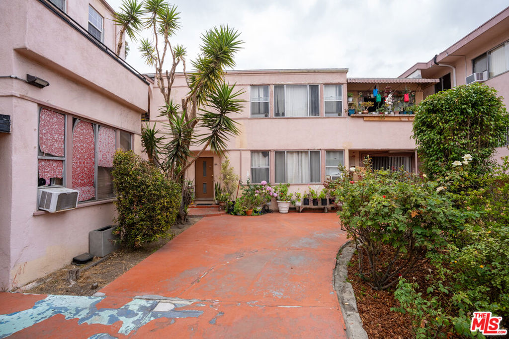 main property photo 9
