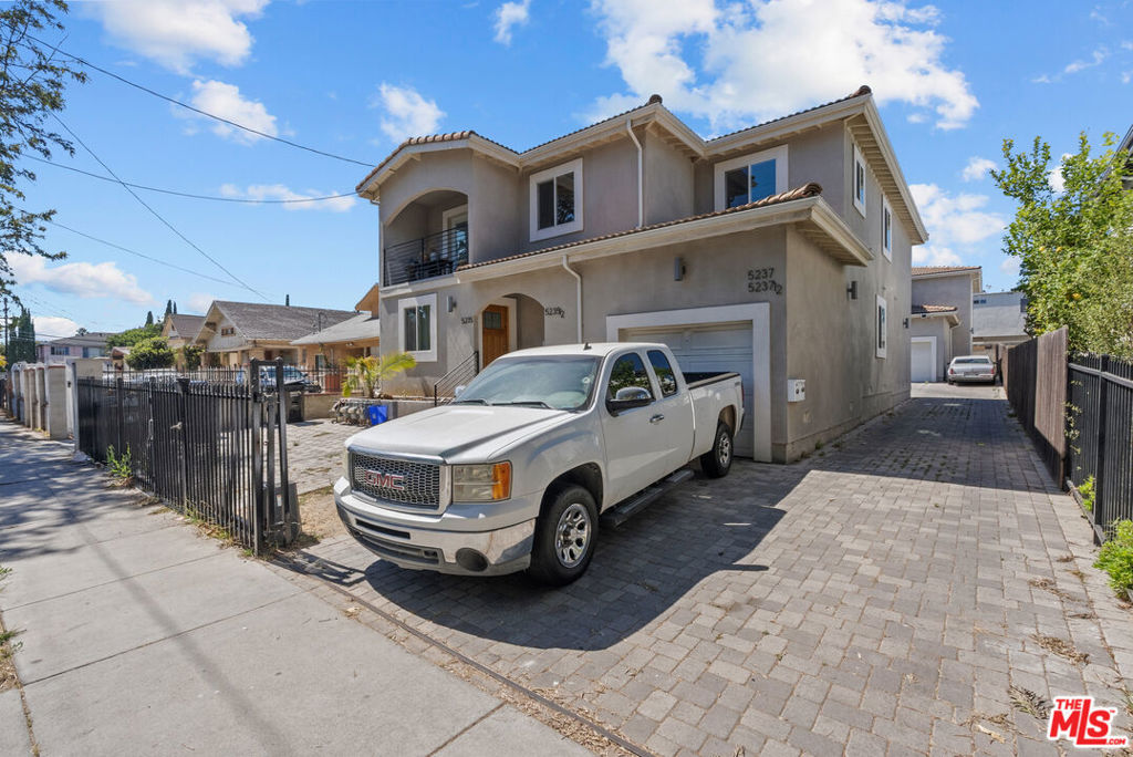 main property photo 5