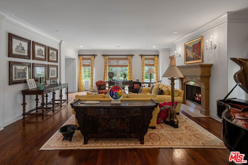 main property photo 11
