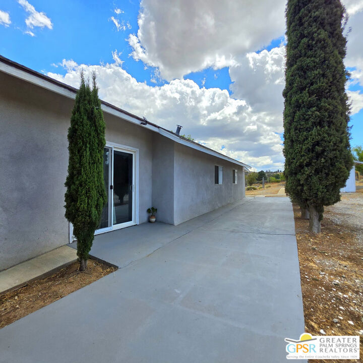 main property photo 28