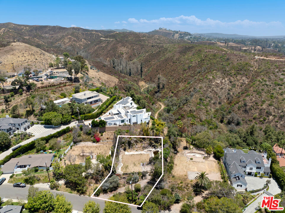 main property photo 8