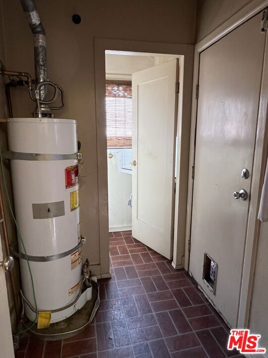 main property photo 10