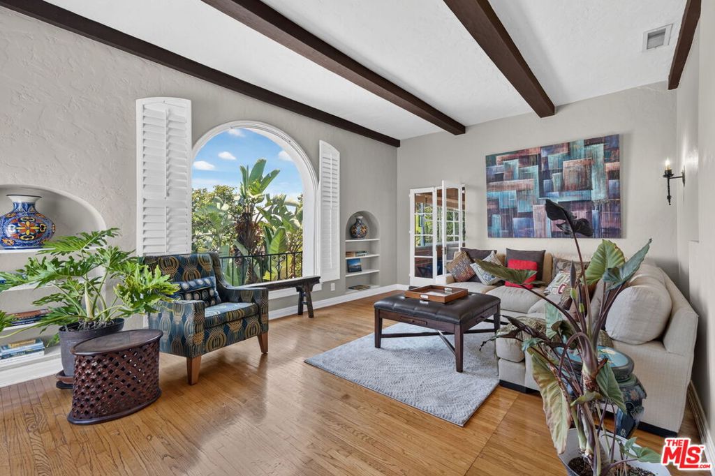 main property photo 9