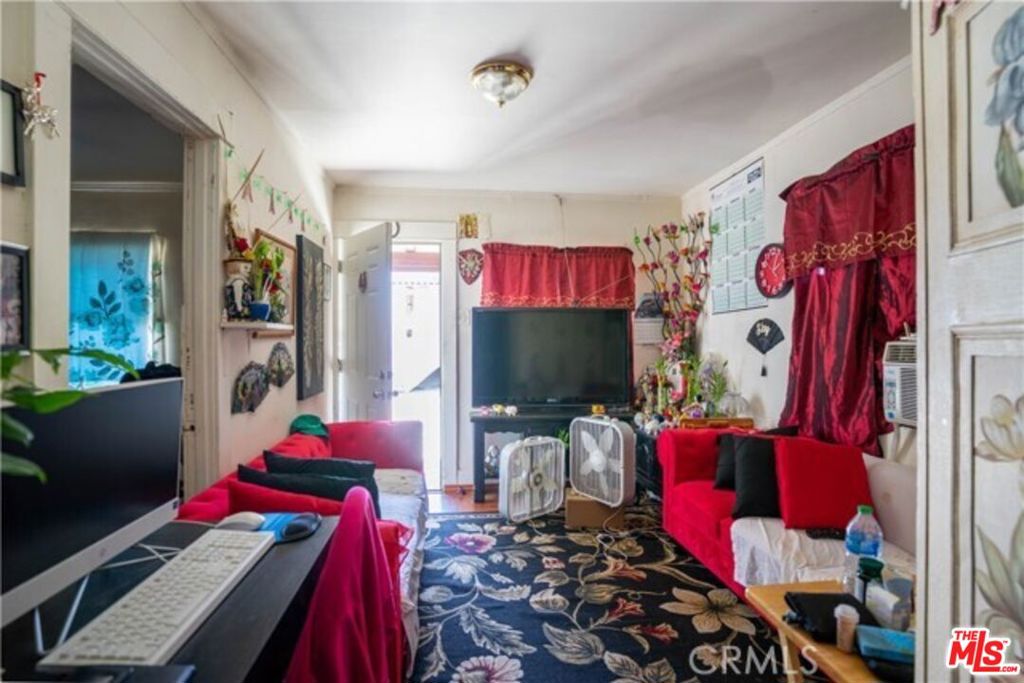 main property photo 28
