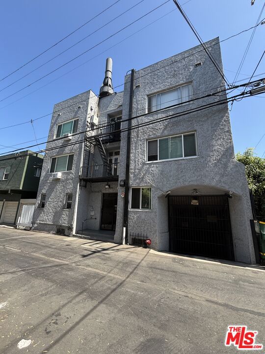main property photo 6