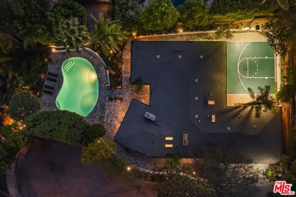 main property photo 18