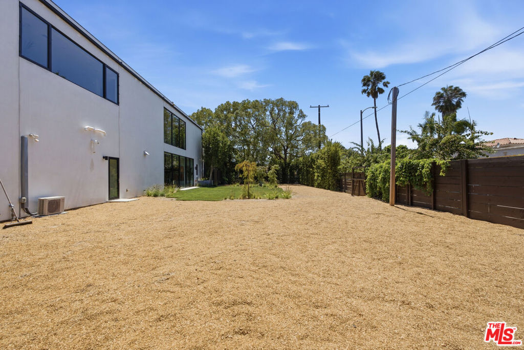 main property photo 51