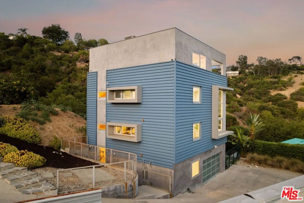 main property photo 44