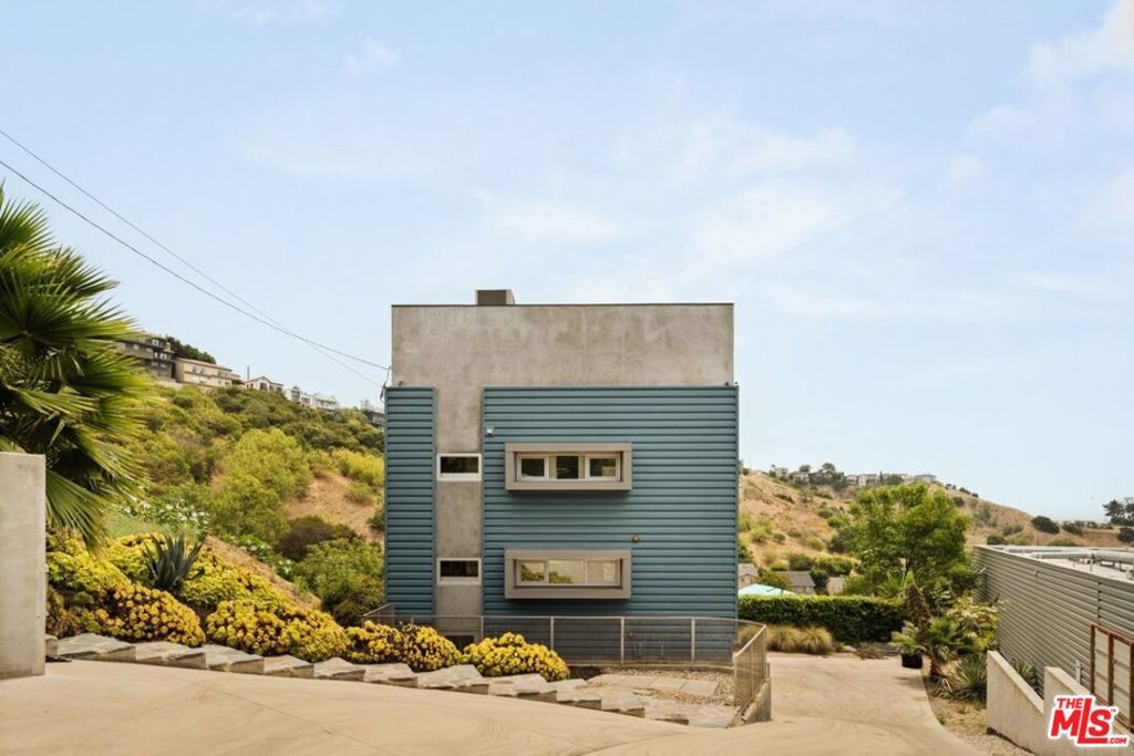 main property photo 46