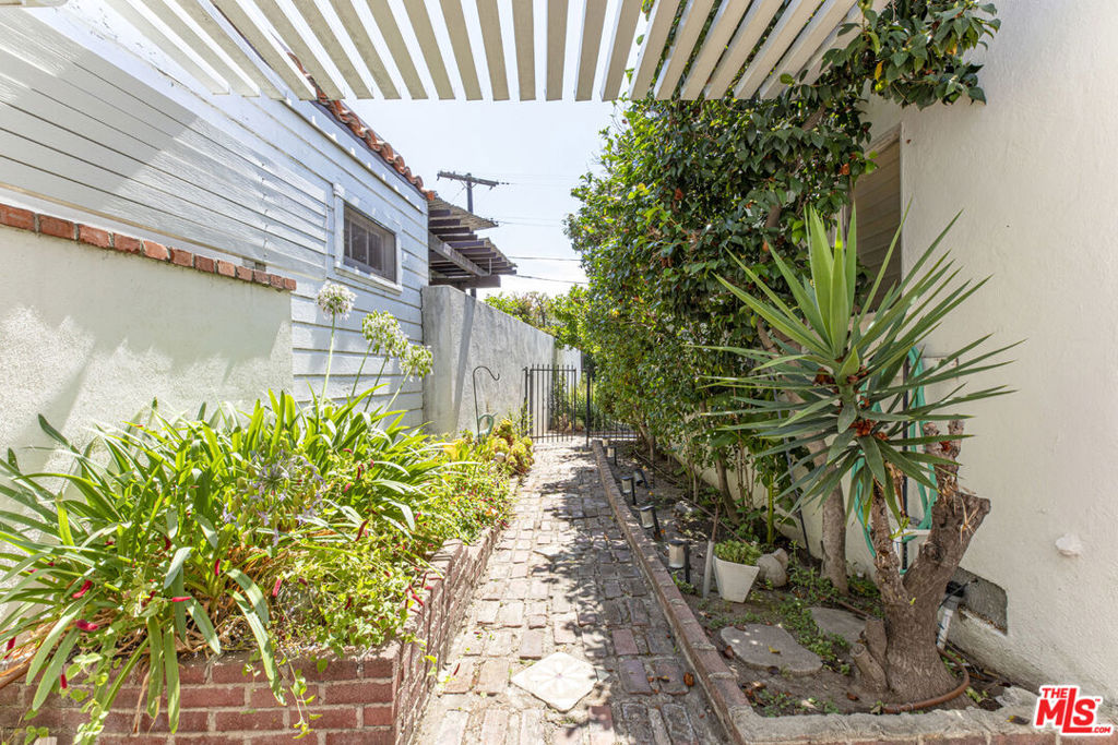 main property photo 51