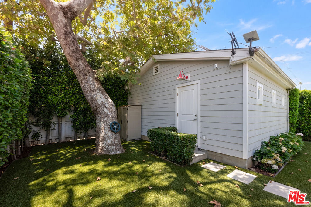 main property photo 37