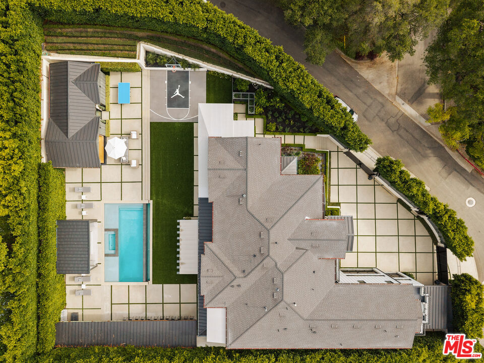 main property photo 49