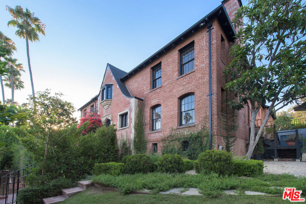 main property photo 4