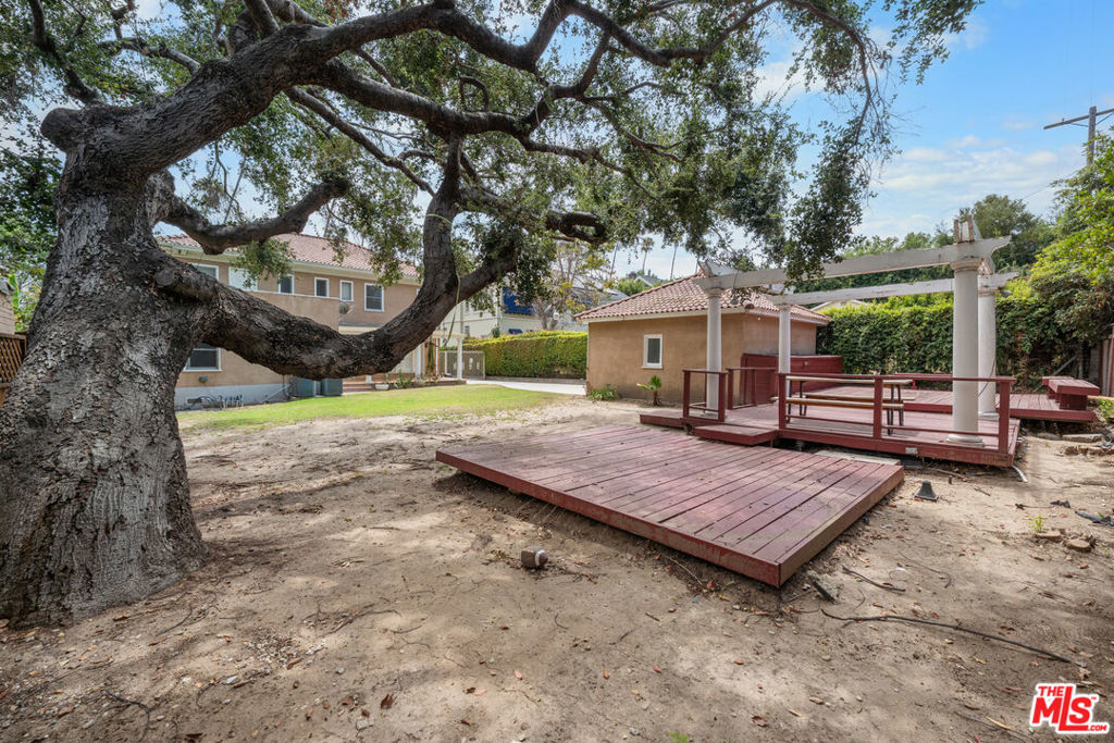 main property photo 36