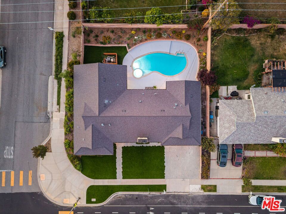 main property photo 50