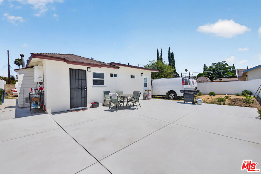 main property photo 25