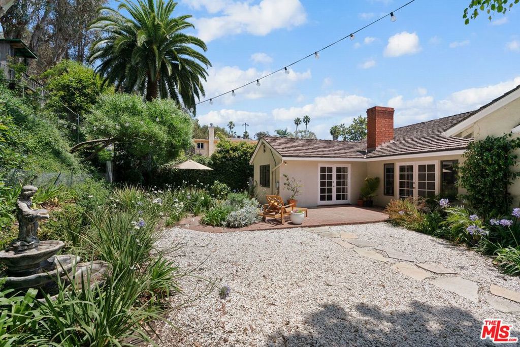 main property photo 30