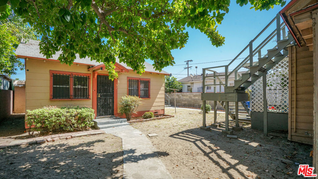 main property photo 10