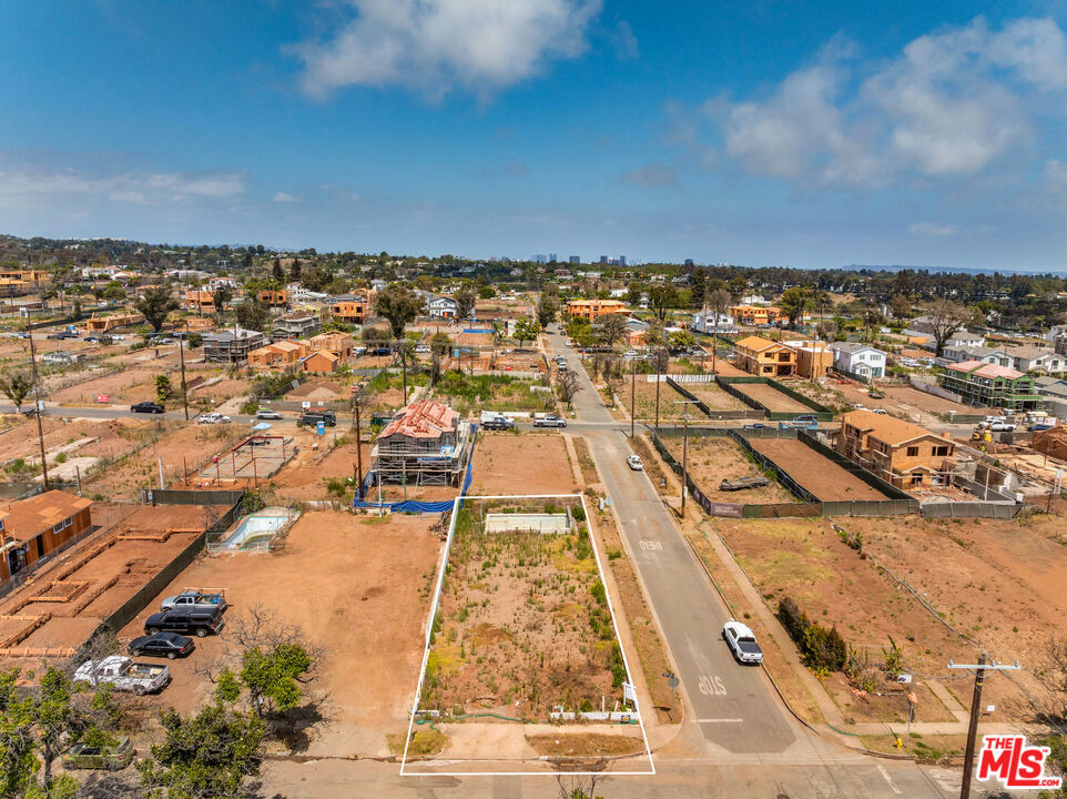 main property photo 9
