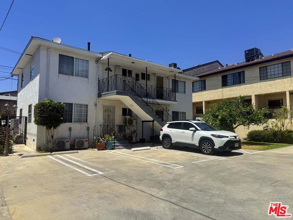 main property photo 12