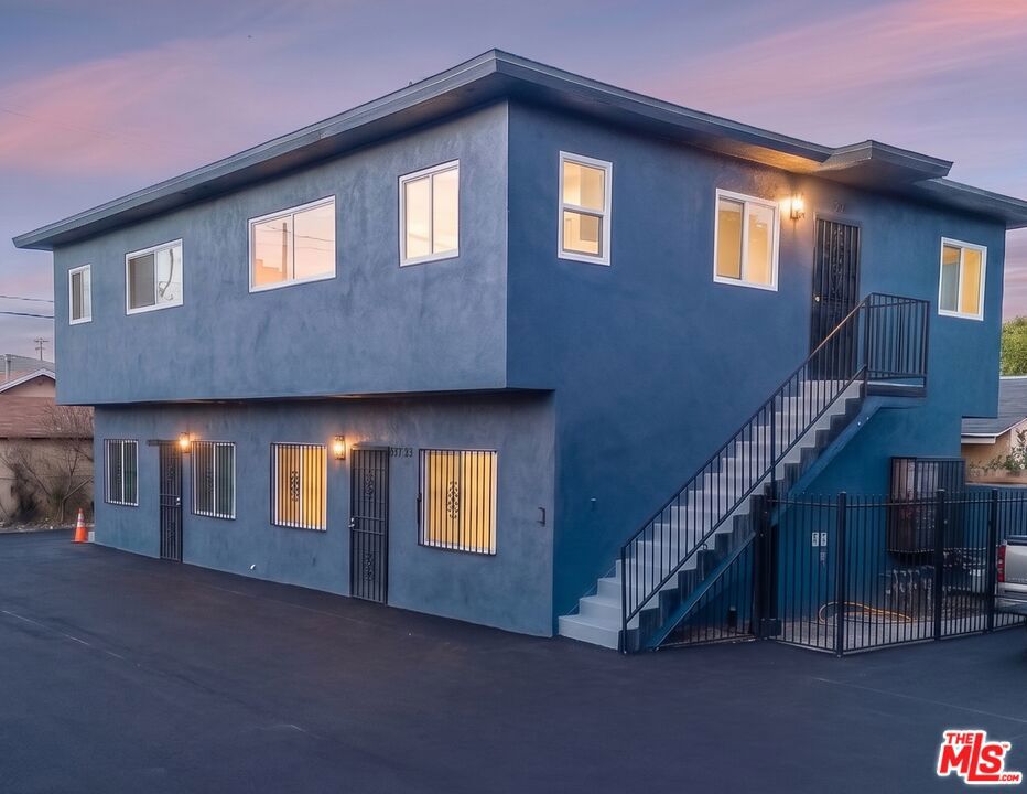 main property photo 6