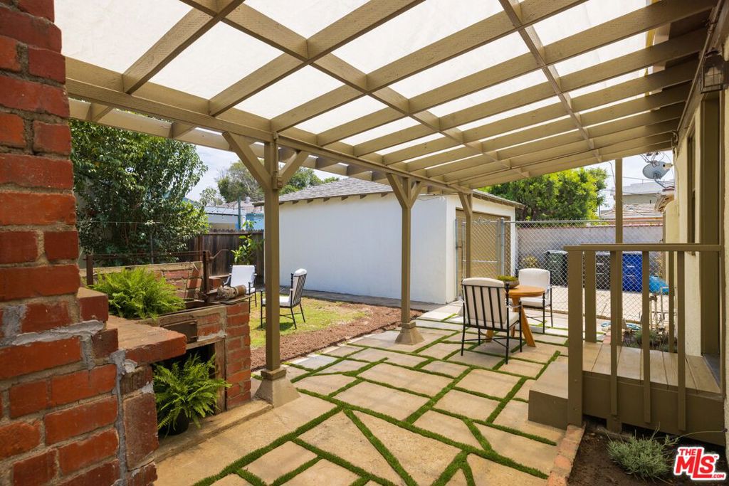 main property photo 23