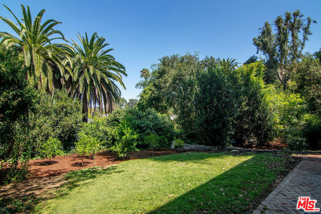 main property photo 40