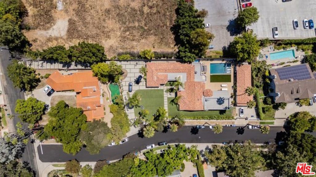 main property photo 45