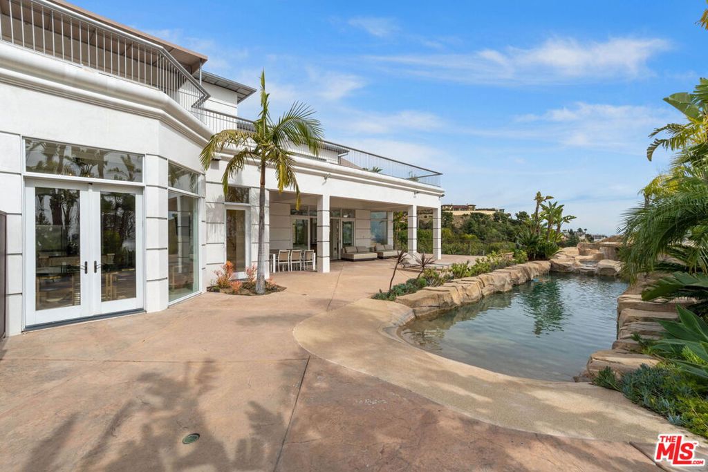 main property photo 18