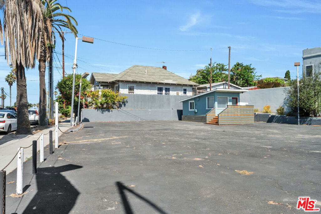 main property photo 13