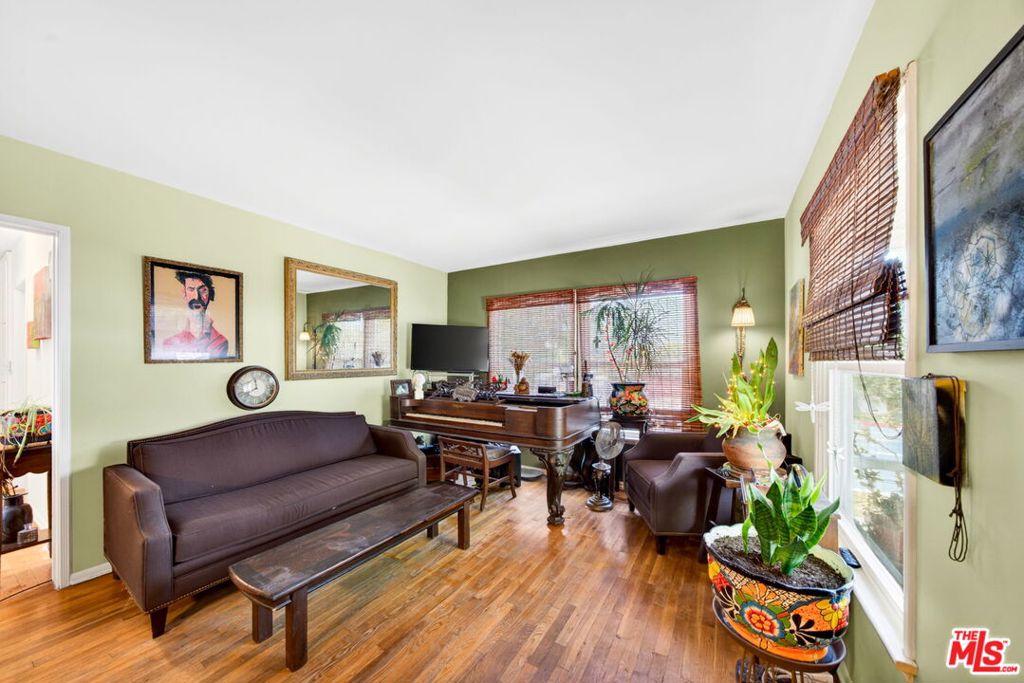 main property photo 17