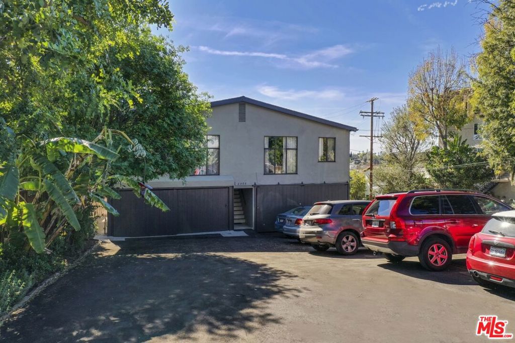 main property photo 14