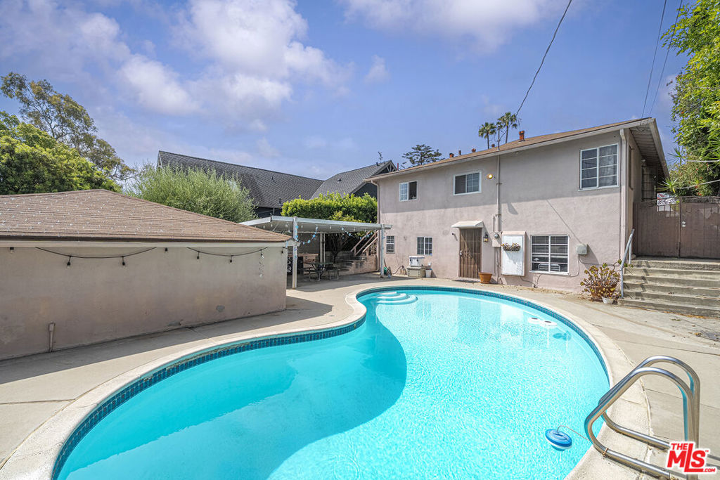 main property photo 24