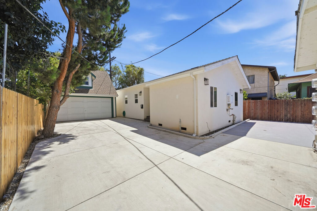main property photo 54
