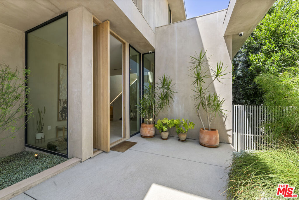 main property photo 59