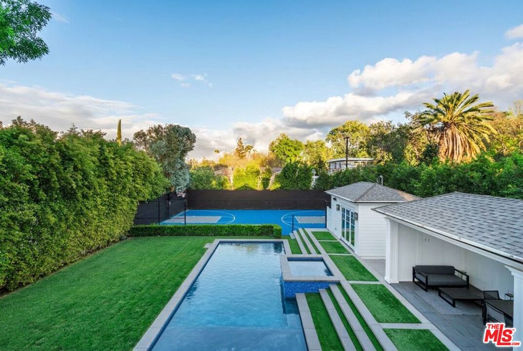main property photo 30