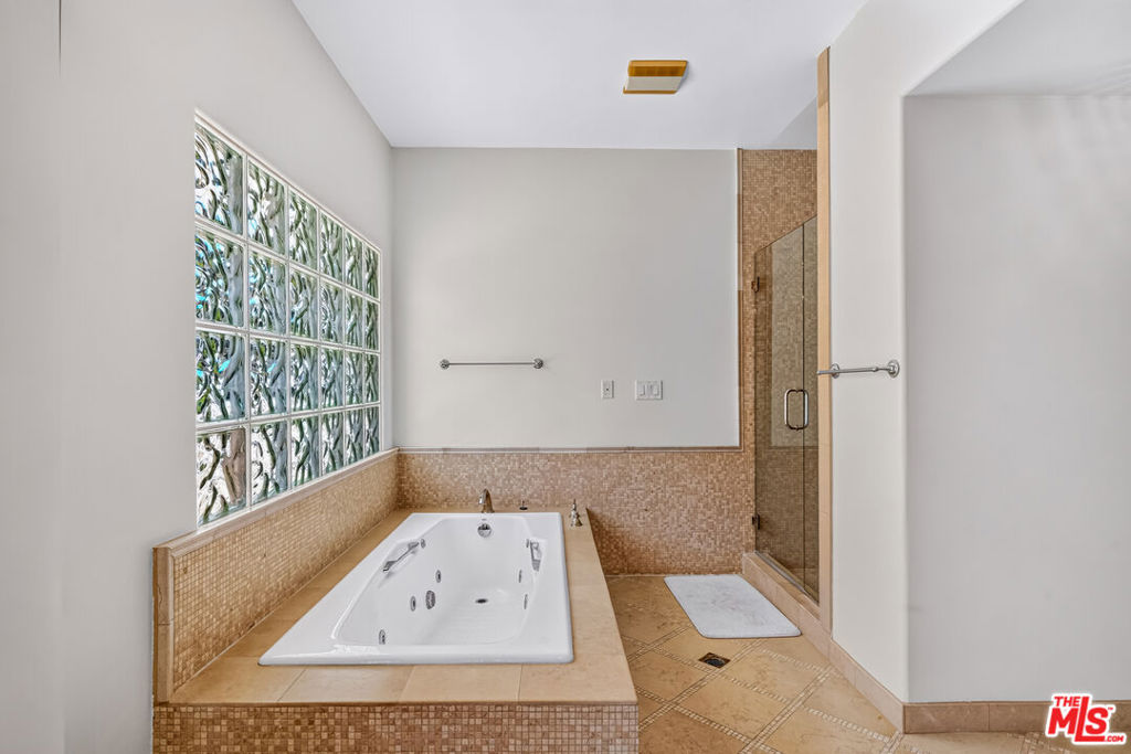 main property photo 60