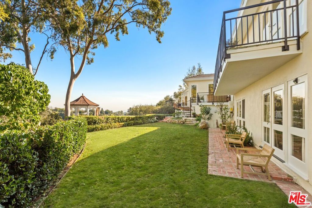 main property photo 22