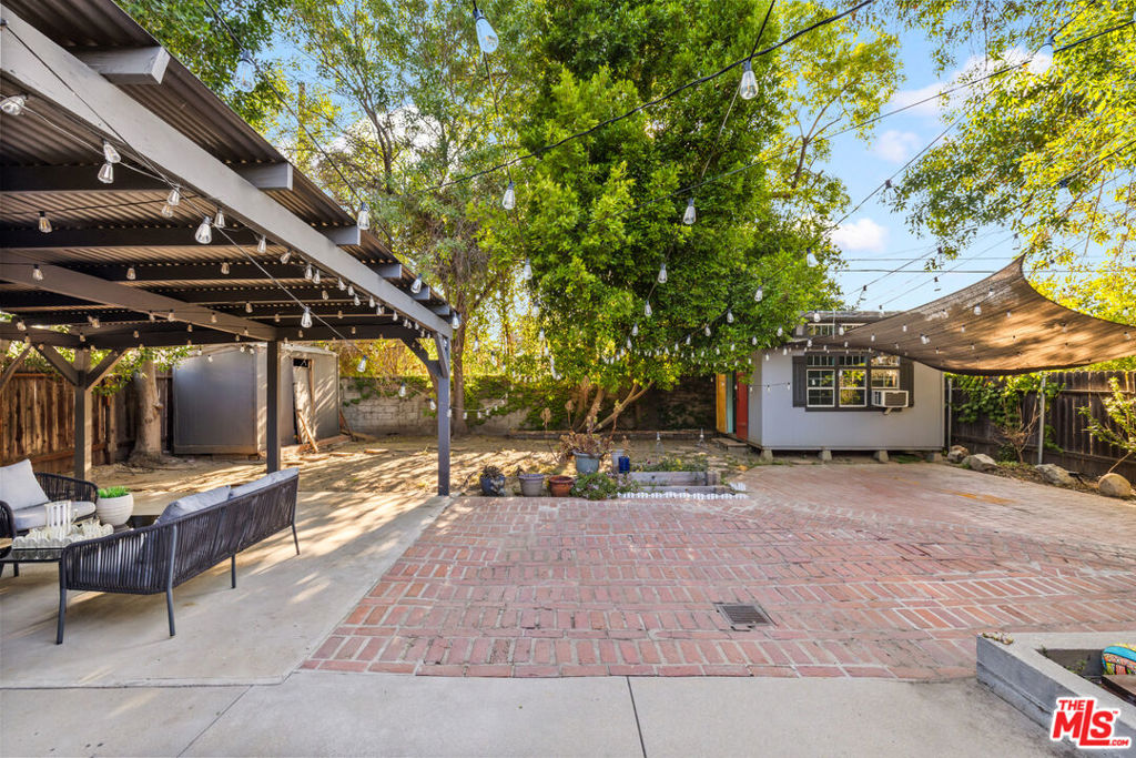 main property photo 23