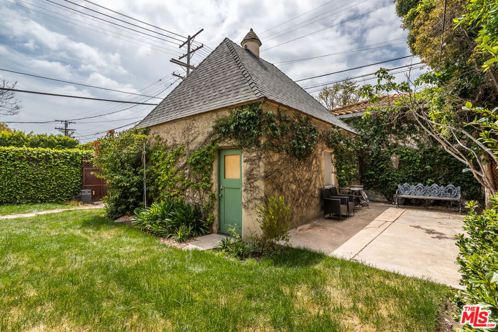 main property photo 31