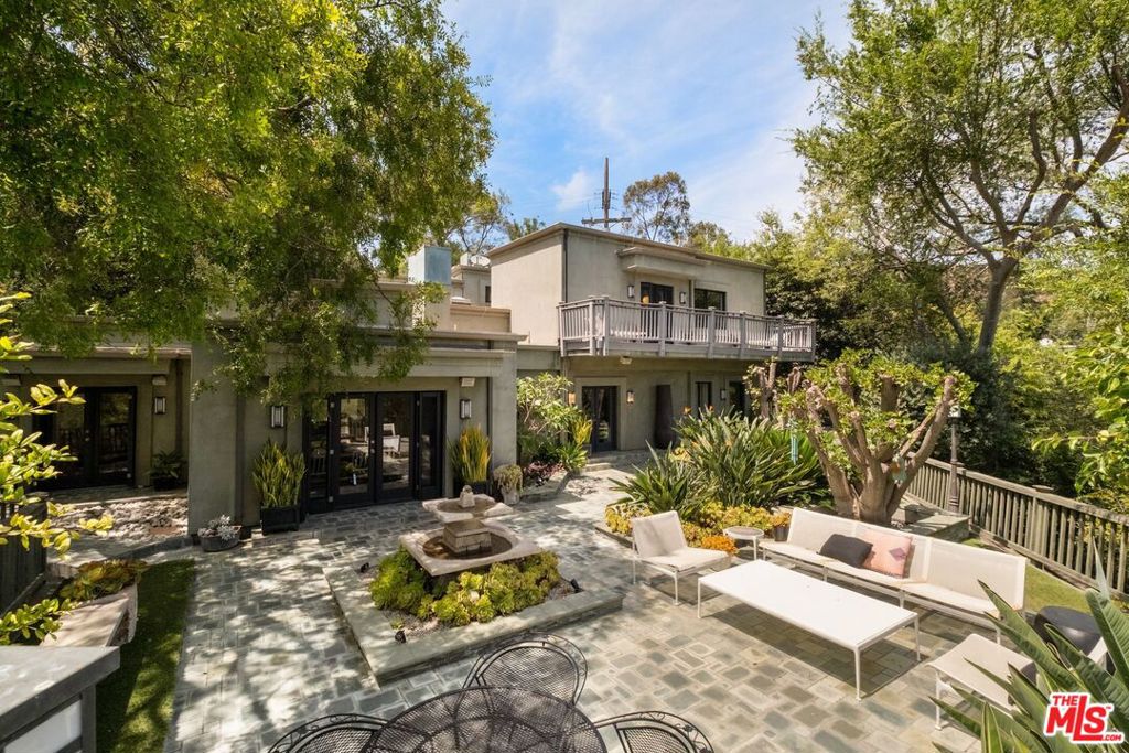 main property photo 28