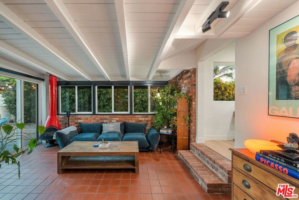 main property photo 45