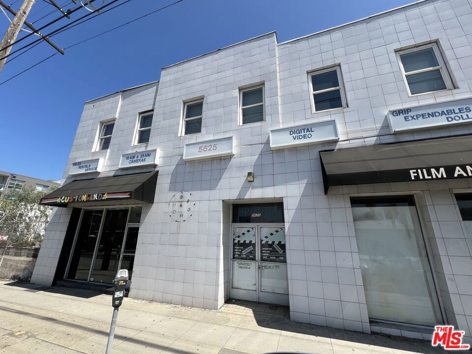 main property photo 3