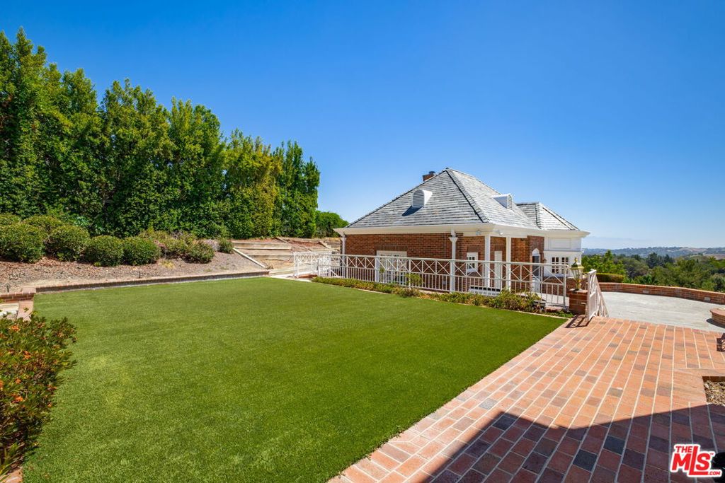 main property photo 9