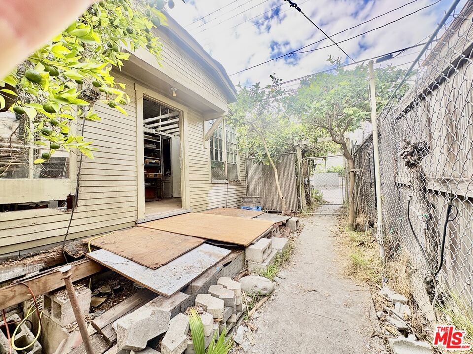 main property photo 15