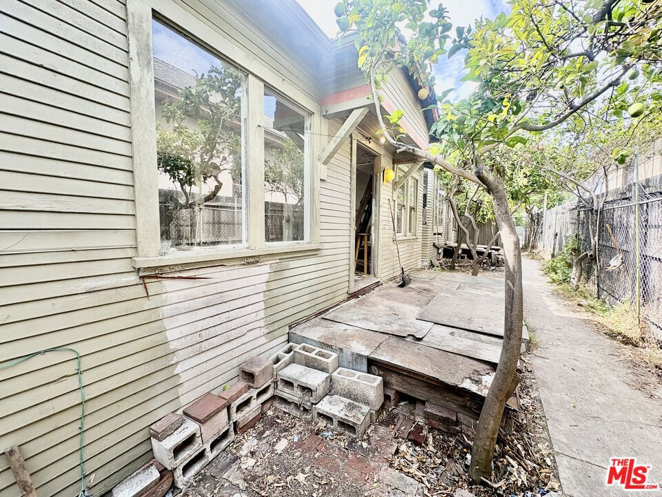 main property photo 17