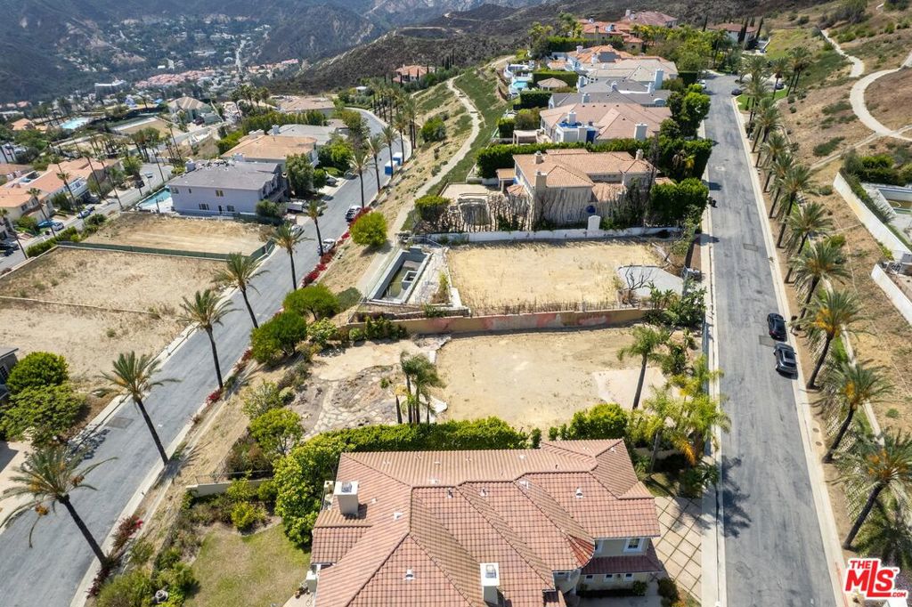 main property photo 14