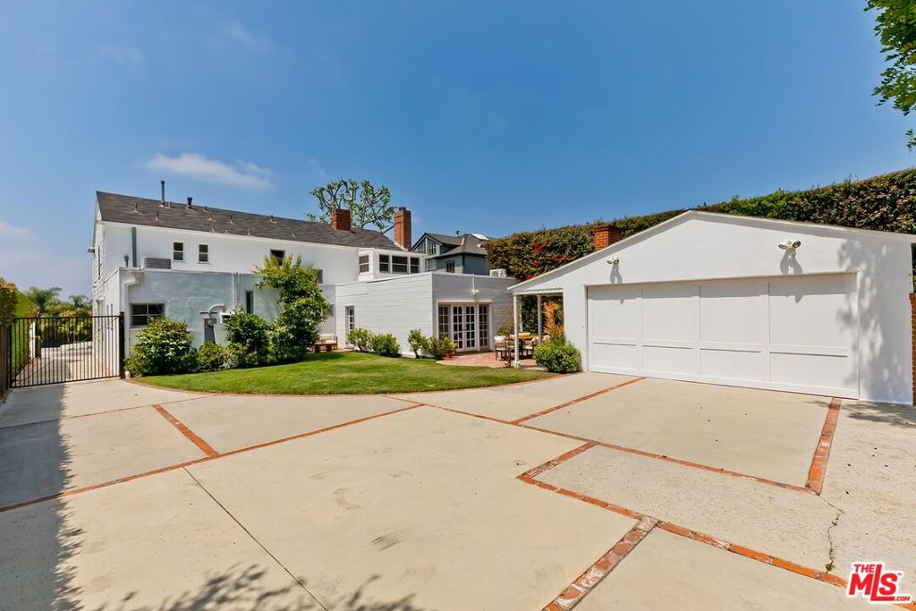 main property photo 45