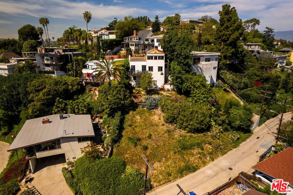 main property photo 31